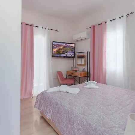 Patelis House * Pótamosz